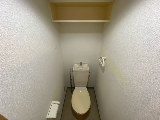 東京メトロ有楽町線 新富町駅 徒歩2分 11階建 築27年のトイレ写真