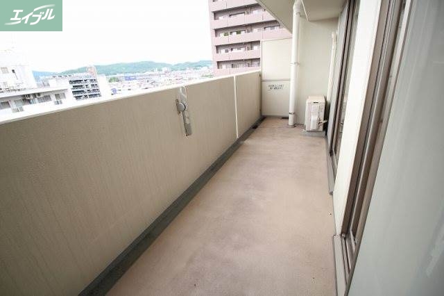 バルコニー　洋室