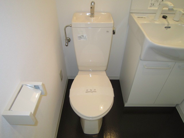 AZENIAのトイレ写真