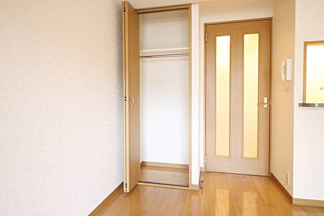 収納　収納力のあるクローゼット。