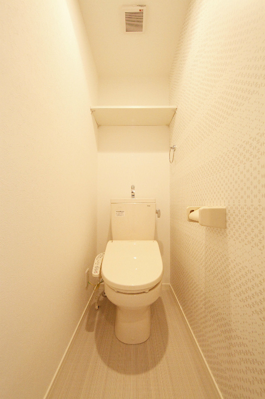 地下鉄名城線 ナゴヤドーム前矢田駅 徒歩5分 2階建 築10年のトイレ写真