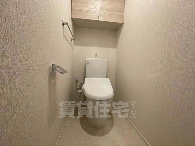 地下鉄御堂筋線 江坂駅 徒歩11分 3階建 築3年のトイレ写真