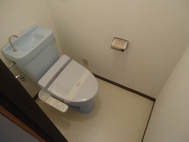 ＪＲ越後線 白山駅 徒歩17分 5階建 築37年のトイレ写真