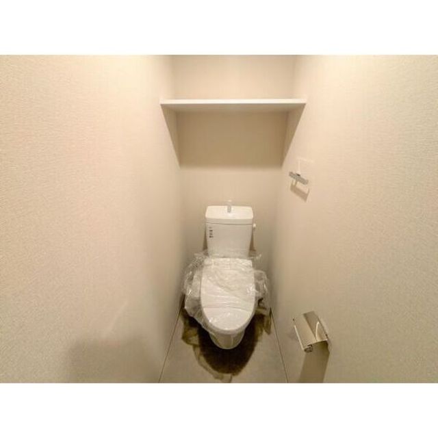 地下鉄御堂筋線 新大阪駅 徒歩8分 15階建 築2年のトイレ写真