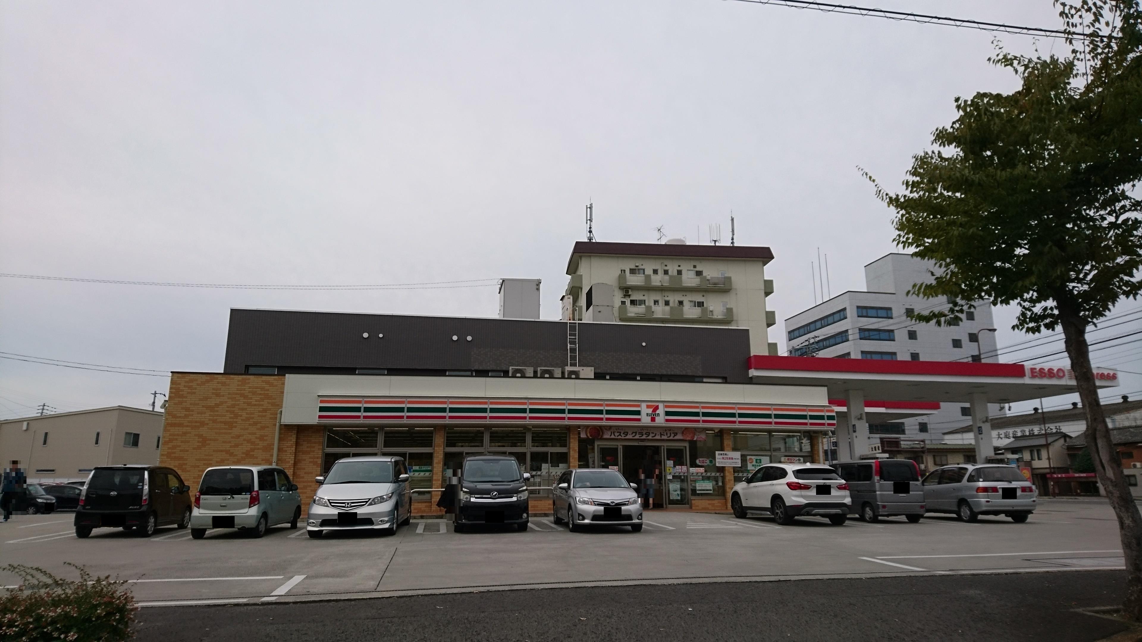 コンビニ　セブンイレブン高松上福岡町店（コンビニ）まで180m