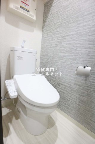 阪急千里線 吹田駅 徒歩9分 3階建 築5年のトイレ写真