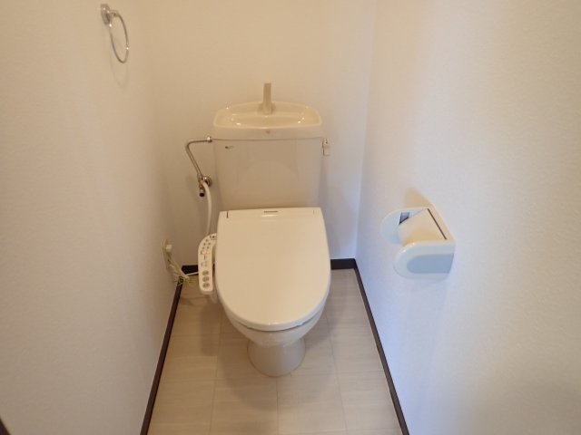 ファミーユ植田東のトイレ写真