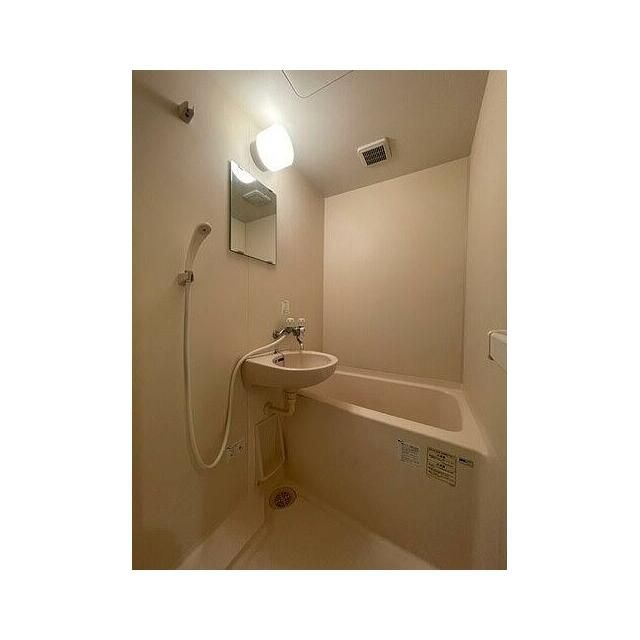 バス・シャワールーム　※別部屋参考写真