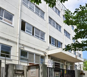 中学校　世田谷区立駒沢中学校（中学校）まで770m