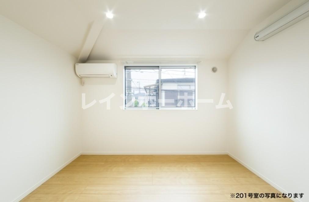 居室・リビング　※別部屋参考写真です