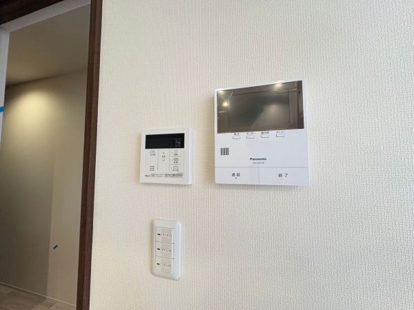 セキュリティ　同物件別部屋のお写真になります。左右対称のお部屋の写真の場合