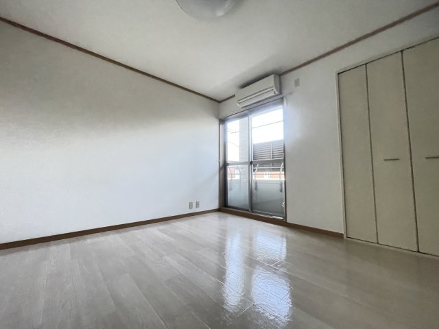 京阪本線 寝屋川市駅 徒歩16分 3階建 築28年の居間写真
