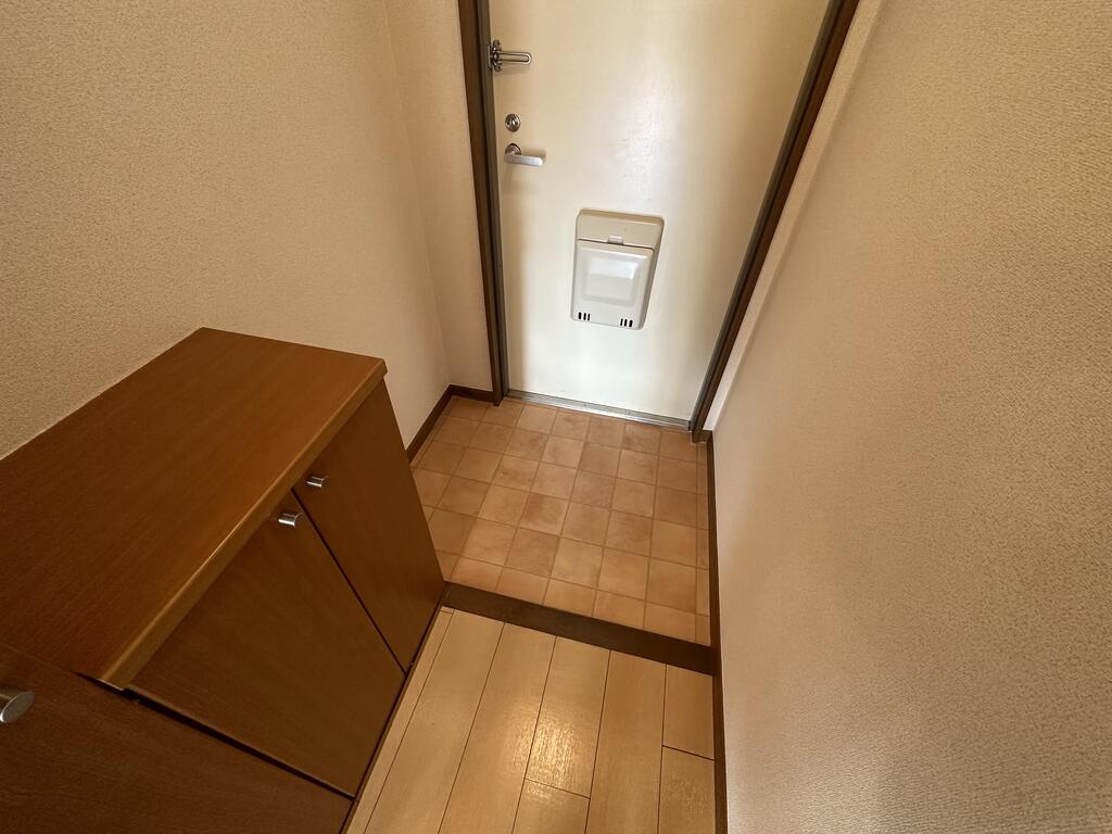 玄関　※同施工モデル