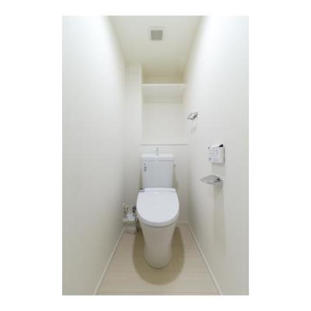 トイレ　※写真は同タイプ住戸です。