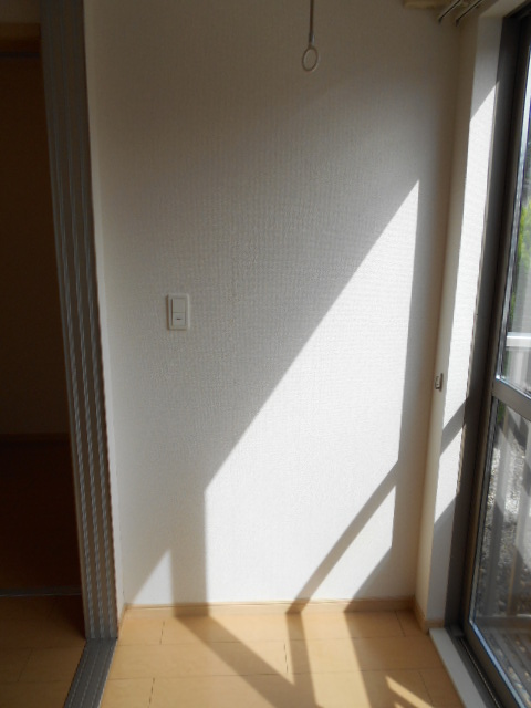 バルコニー　南面サンルーム（２．０畳）・照明設備あり