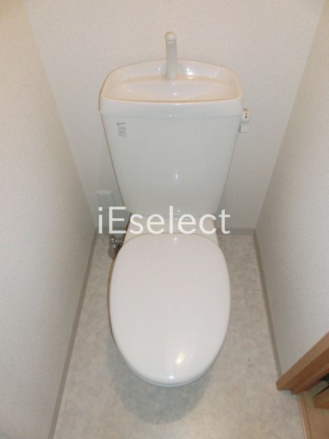 トイレ　トイレはシンプルですね