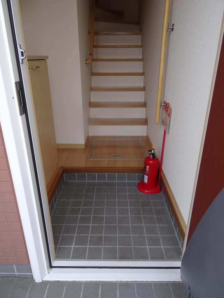 玄関　別部屋参照