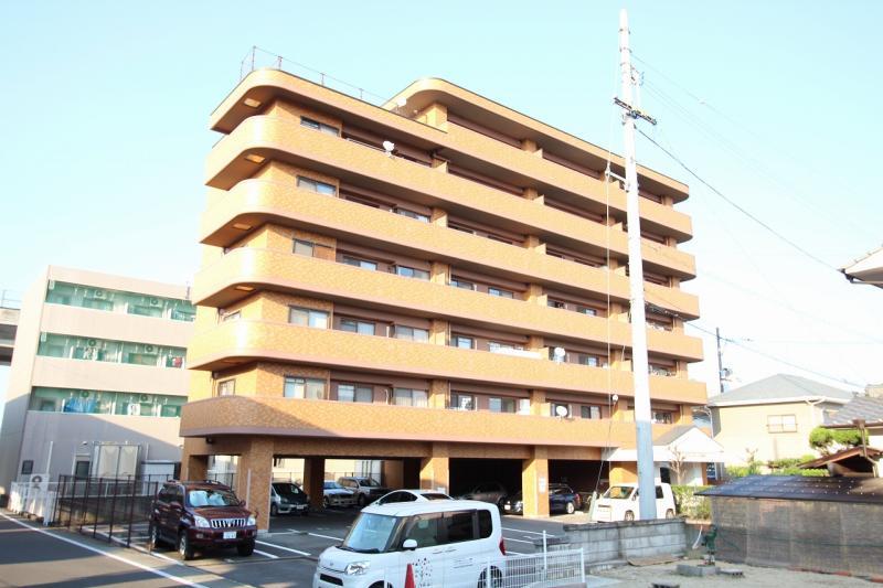 高松市太田下町のマンションの建物外観