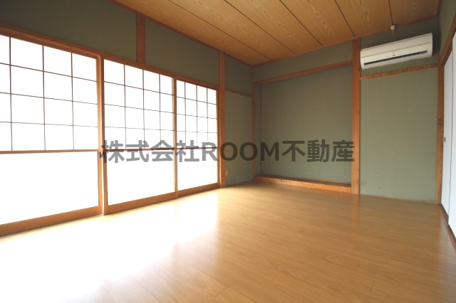 居室・リビング　コンパクトで使いやすい洋室です