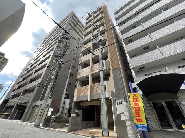 大阪市天王寺区上本町のマンションの建物外観