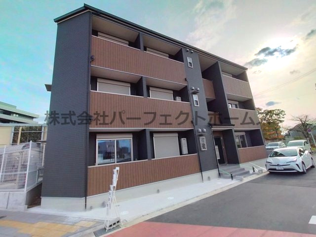 【レジデンス寝屋川の建物外観】