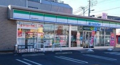 コンビニ　ファミリーマート福生加美平店（コンビニ）まで261m
