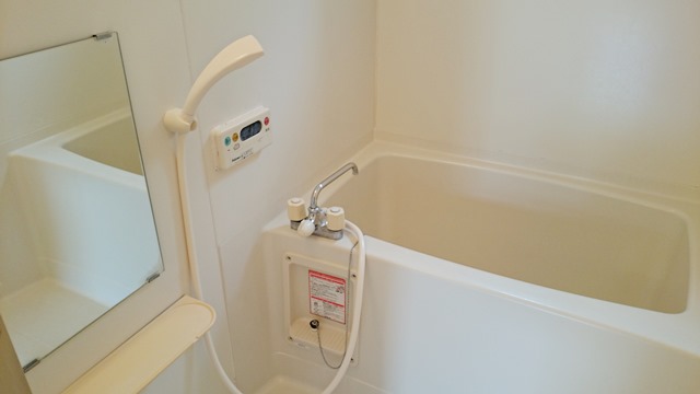 バス・シャワールーム　追い焚き機能付でゆっくりバスタイム♪