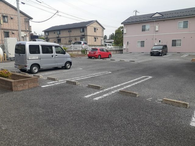 【上田市芳田のアパートの駐車場】