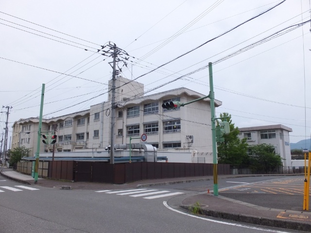 【ミラドールの小学校】