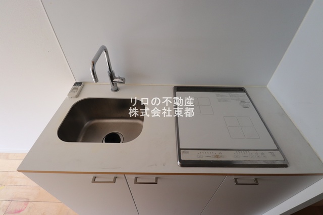 キッチン　安全かつお掃除も楽々なＩＨクッキングヒーター付です！