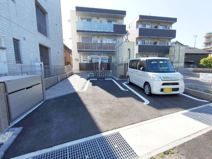 【D-Place安田の駐車場】