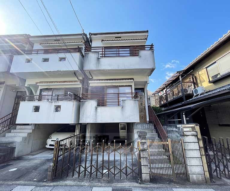 太鼓山貸家の建物外観