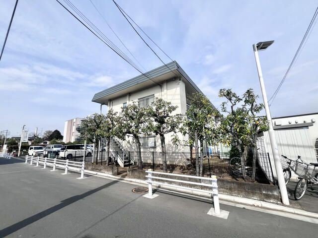 【立川市幸町のアパートの建物外観】