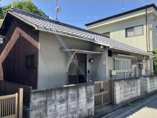 河内長野市末広町平屋の建物外観