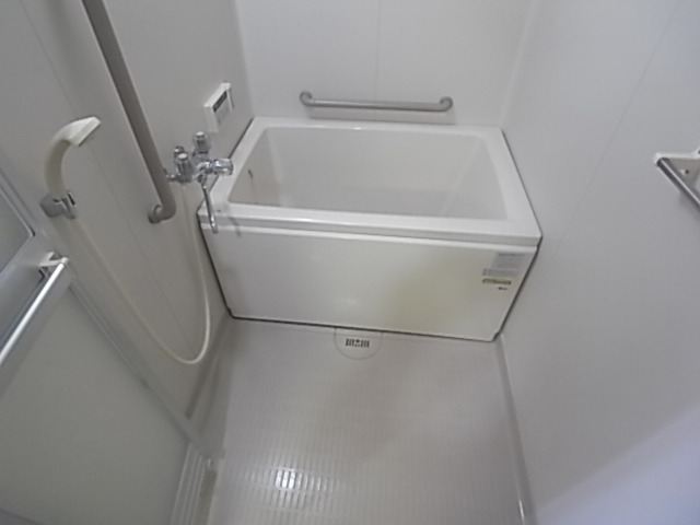 バス・シャワールーム　バスルーム