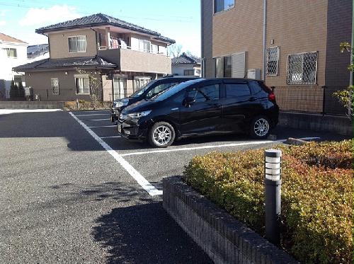 【レオパレスイーグルVIの駐車場】