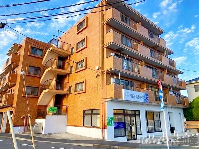 【横浜市緑区十日市場町のマンションの建物外観】