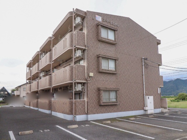 栃木市大平町富田のマンションの建物外観