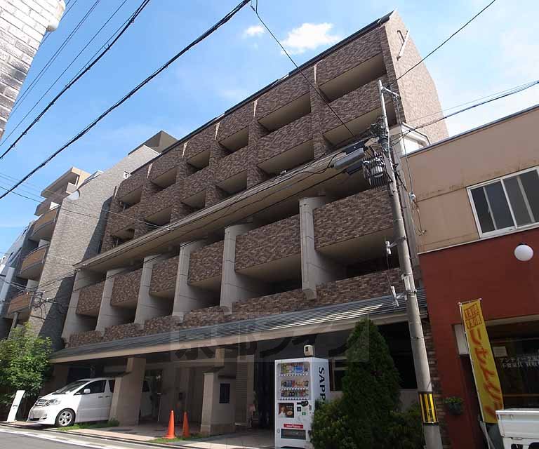 京都市中京区俵屋町のマンションの建物外観