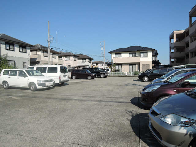 【コスモハイム幸の駐車場】