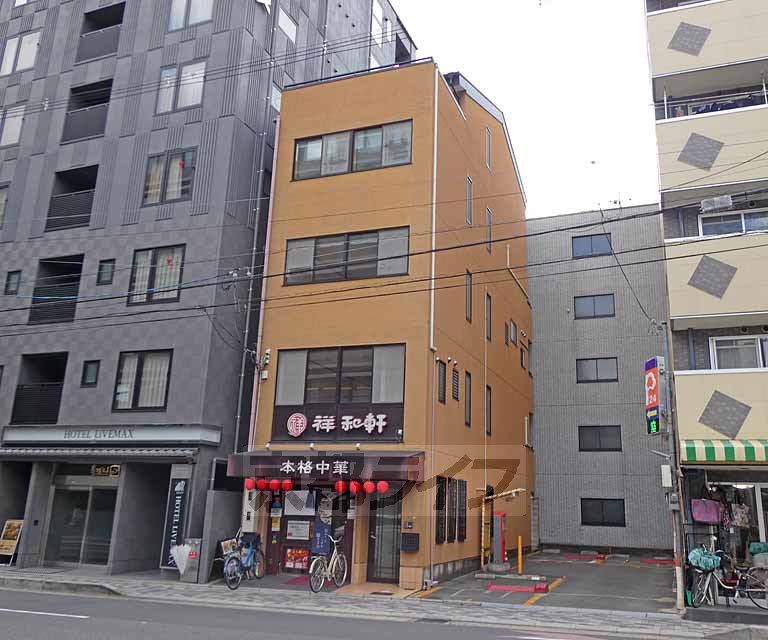 京都市中京区聚楽廻東町のマンションの建物外観