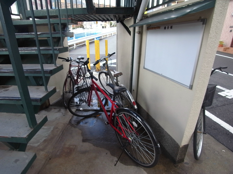 【神戸市灘区篠原北町のマンションの駐車場】