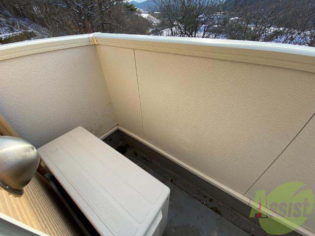 バルコニー　バルコニーがあるので洗濯物は外に干せそうですね。