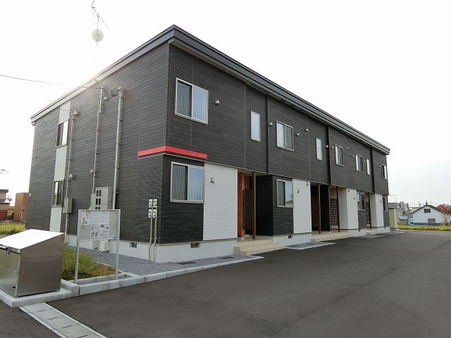 フィオリ　カリーニの建物外観