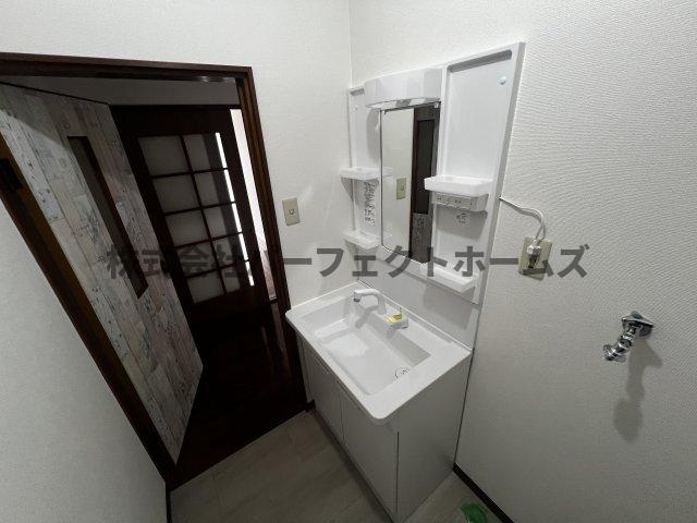 洗面設備　独立洗面化粧台付き