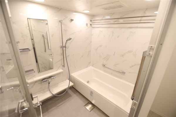 バス・シャワールーム