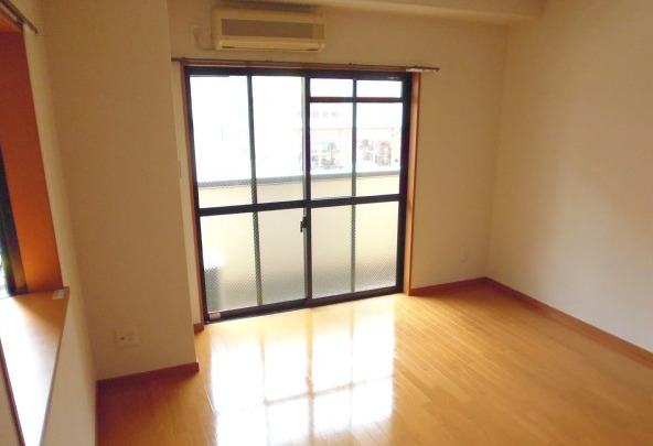 居室・リビング　使いやすい居間です