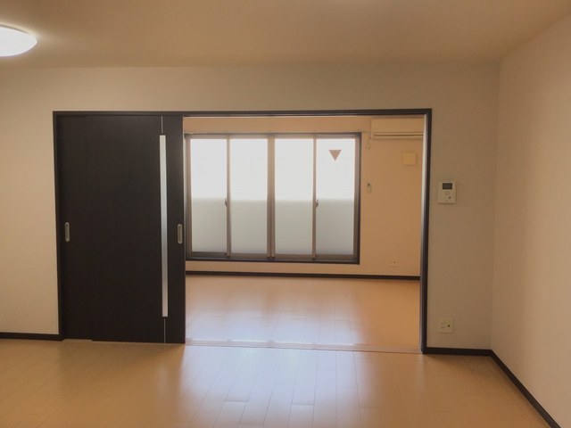 居室・リビング　反転タイプ