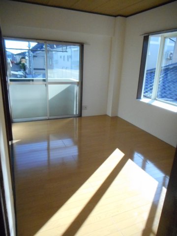 居室・リビング　使いやすい居間です