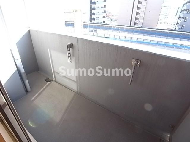 バルコニー　バルコニーからの眺めを楽しみながら食事をしませんか